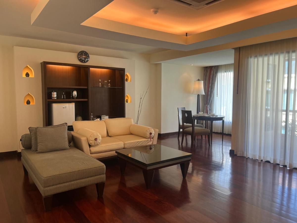 Patong Paragon Resort & Spa Sha Extra Plus Dış mekan fotoğraf