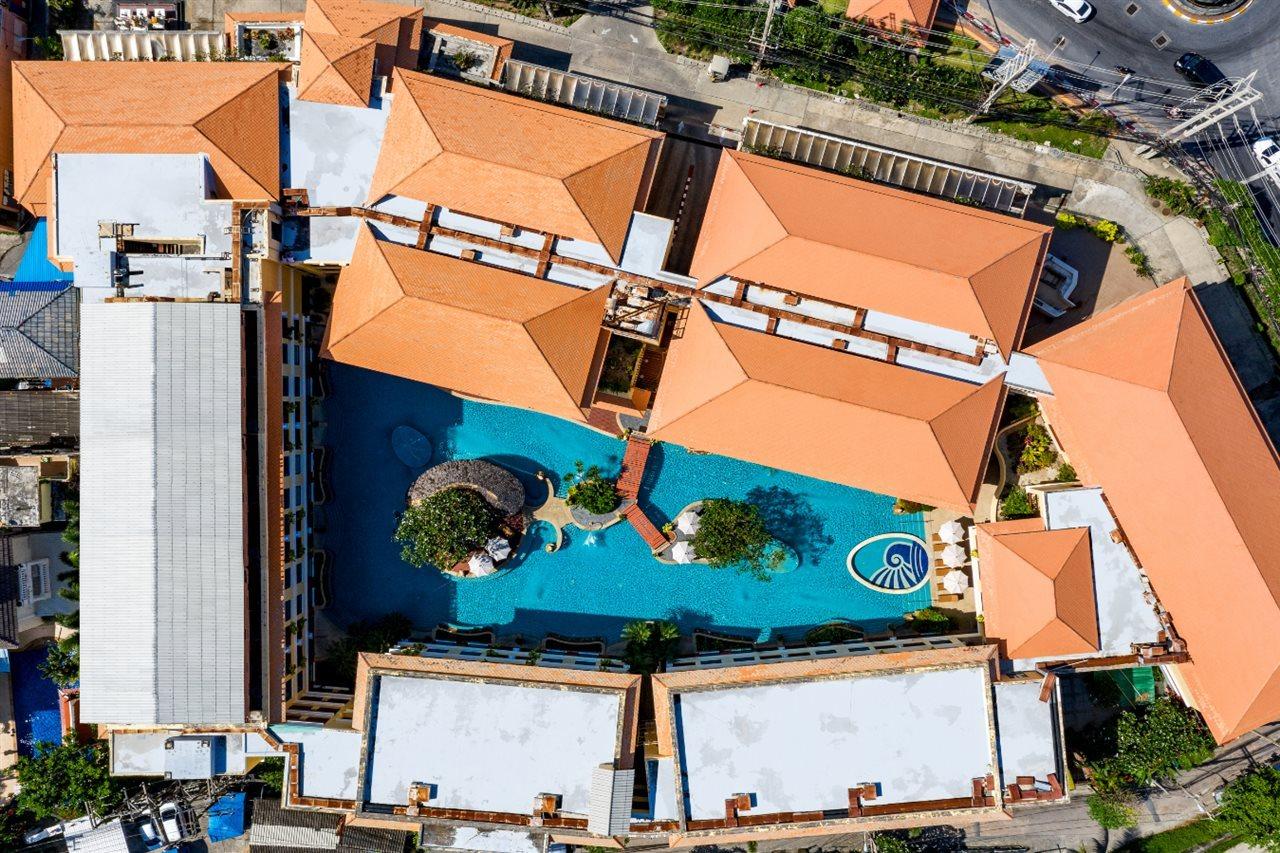 Patong Paragon Resort & Spa Sha Extra Plus Dış mekan fotoğraf Aerial view of the hotel