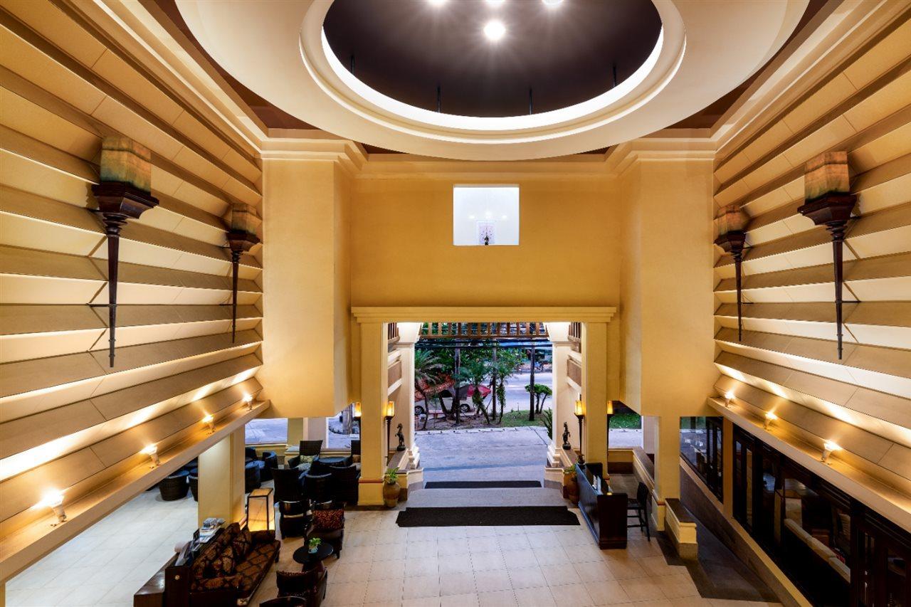 Patong Paragon Resort & Spa Sha Extra Plus Dış mekan fotoğraf The lobby of the hotel